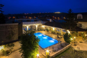 Отель The Elite - Oradea's Legendary Hotel & SPA  Орадя